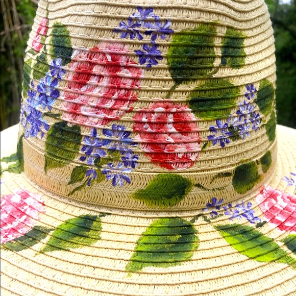 Hand painted bucket hat - Picture 2 of 4
